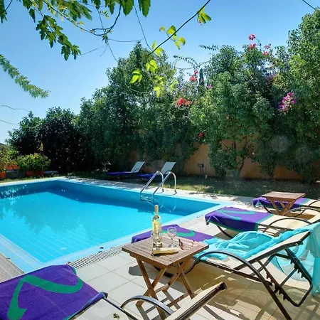 Sleeps 6 Pool Air Con Wifi Villa Kalámi